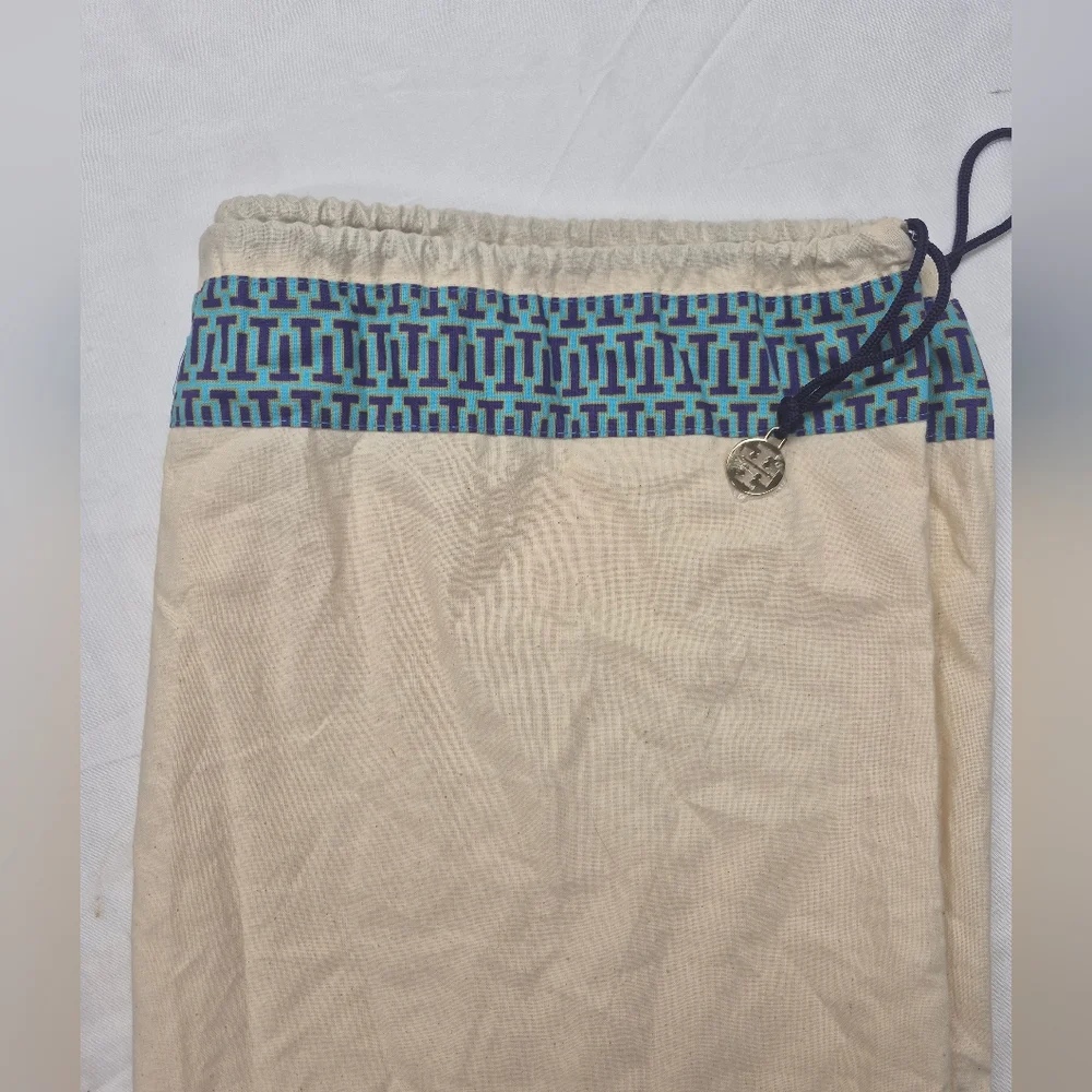 Tory Burch 22